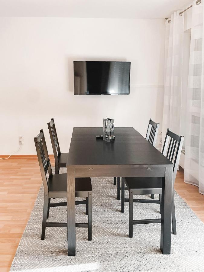 Schoene Wohnung, Eigene Terrasse, Privater Parkplatz, Wi-Fi, Waschmaschine, 3P Кемниц Екстериор снимка