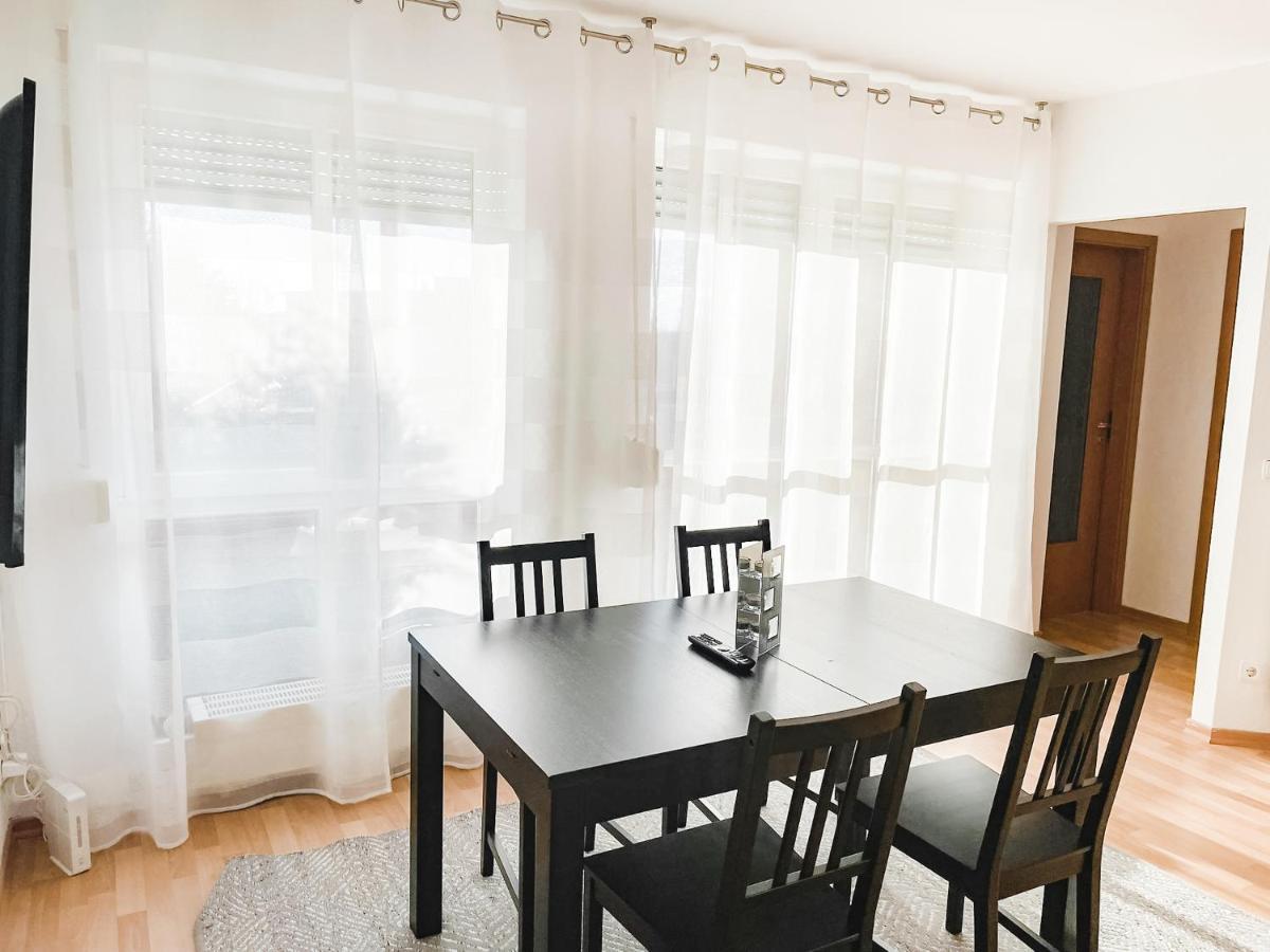 Schoene Wohnung, Eigene Terrasse, Privater Parkplatz, Wi-Fi, Waschmaschine, 3P Кемниц Екстериор снимка